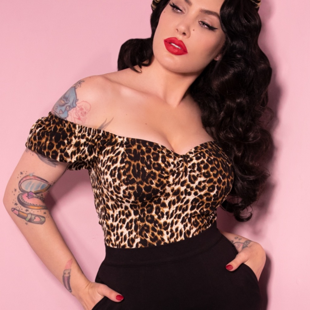 Powder Puff Top in Wild Leopard Print (EUC)